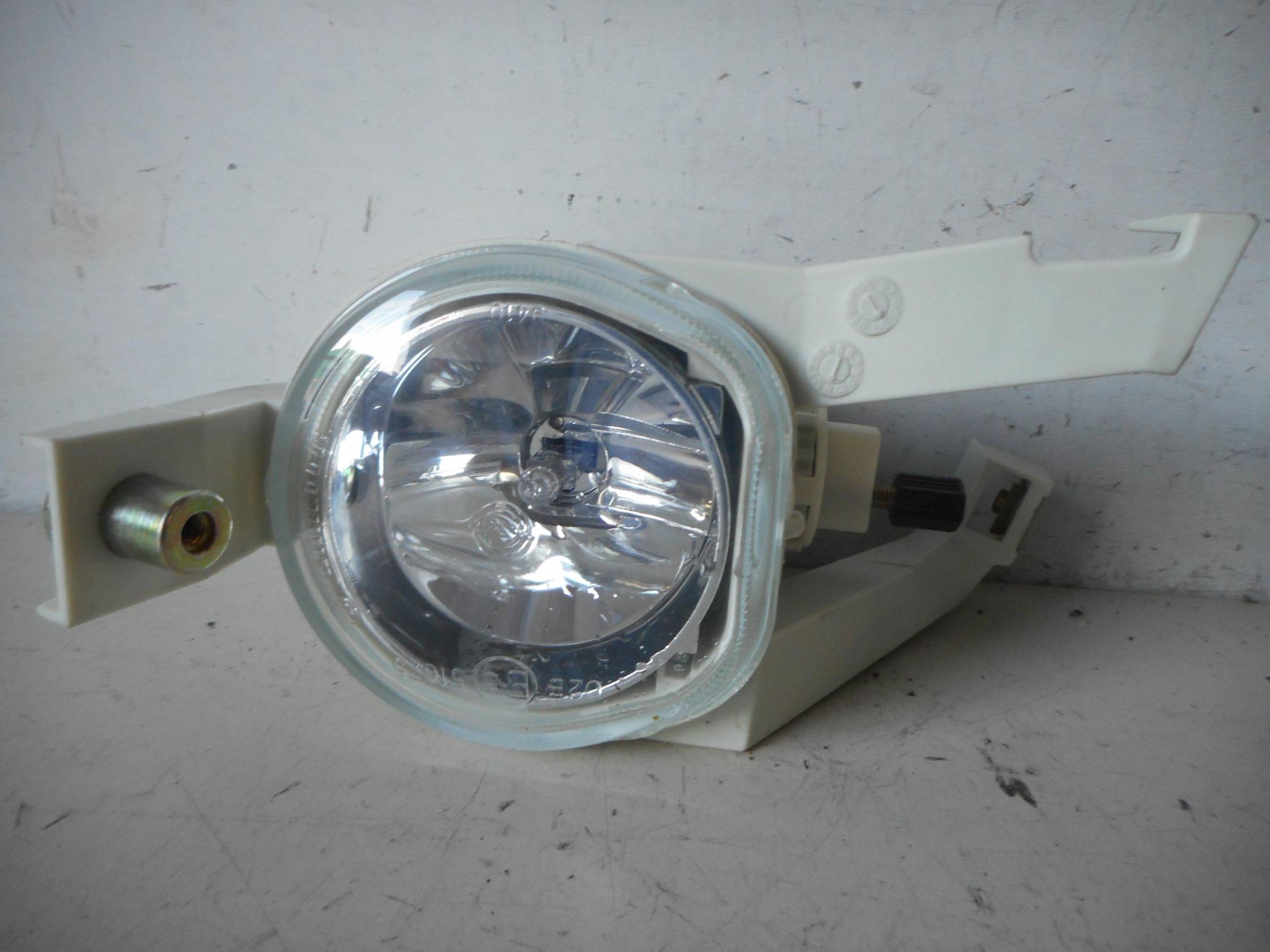 Proiettore fendinebbia dx.